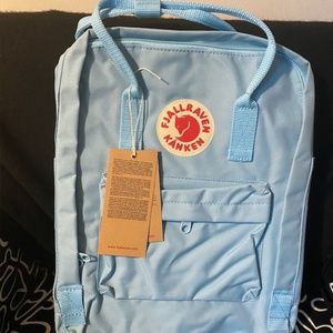 BRAND NEW! Fjallraven Kanken classic backpack
